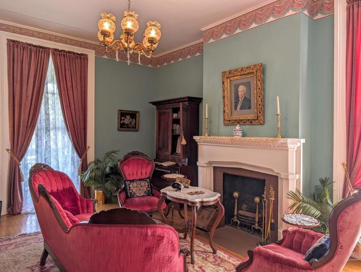 Downtown Historic Home, Easy Walk From State Street 布里斯托尔 外观 照片