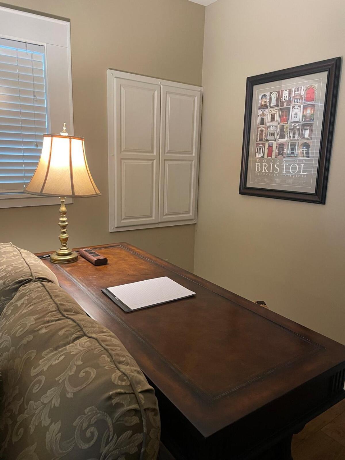 Downtown Historic Home, Easy Walk From State Street 布里斯托尔 外观 照片
