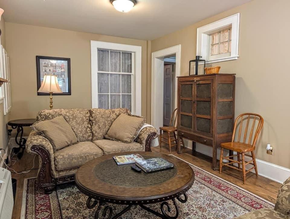 Downtown Historic Home, Easy Walk From State Street 布里斯托尔 外观 照片