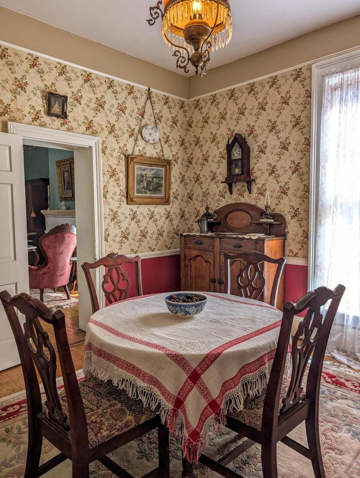 Downtown Historic Home, Easy Walk From State Street 布里斯托尔 外观 照片