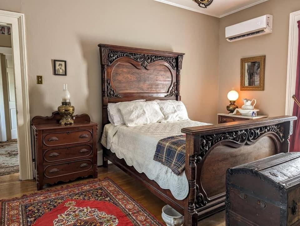 Downtown Historic Home, Easy Walk From State Street 布里斯托尔 外观 照片