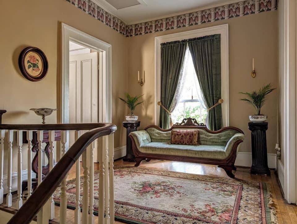 Downtown Historic Home, Easy Walk From State Street 布里斯托尔 外观 照片