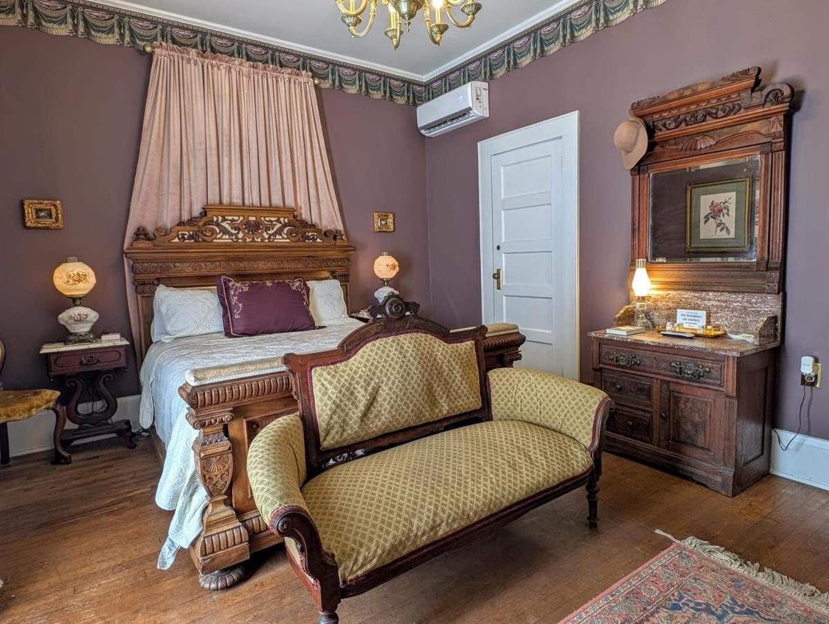 Downtown Historic Home, Easy Walk From State Street 布里斯托尔 外观 照片