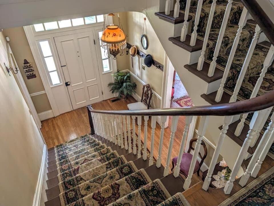 Downtown Historic Home, Easy Walk From State Street 布里斯托尔 外观 照片
