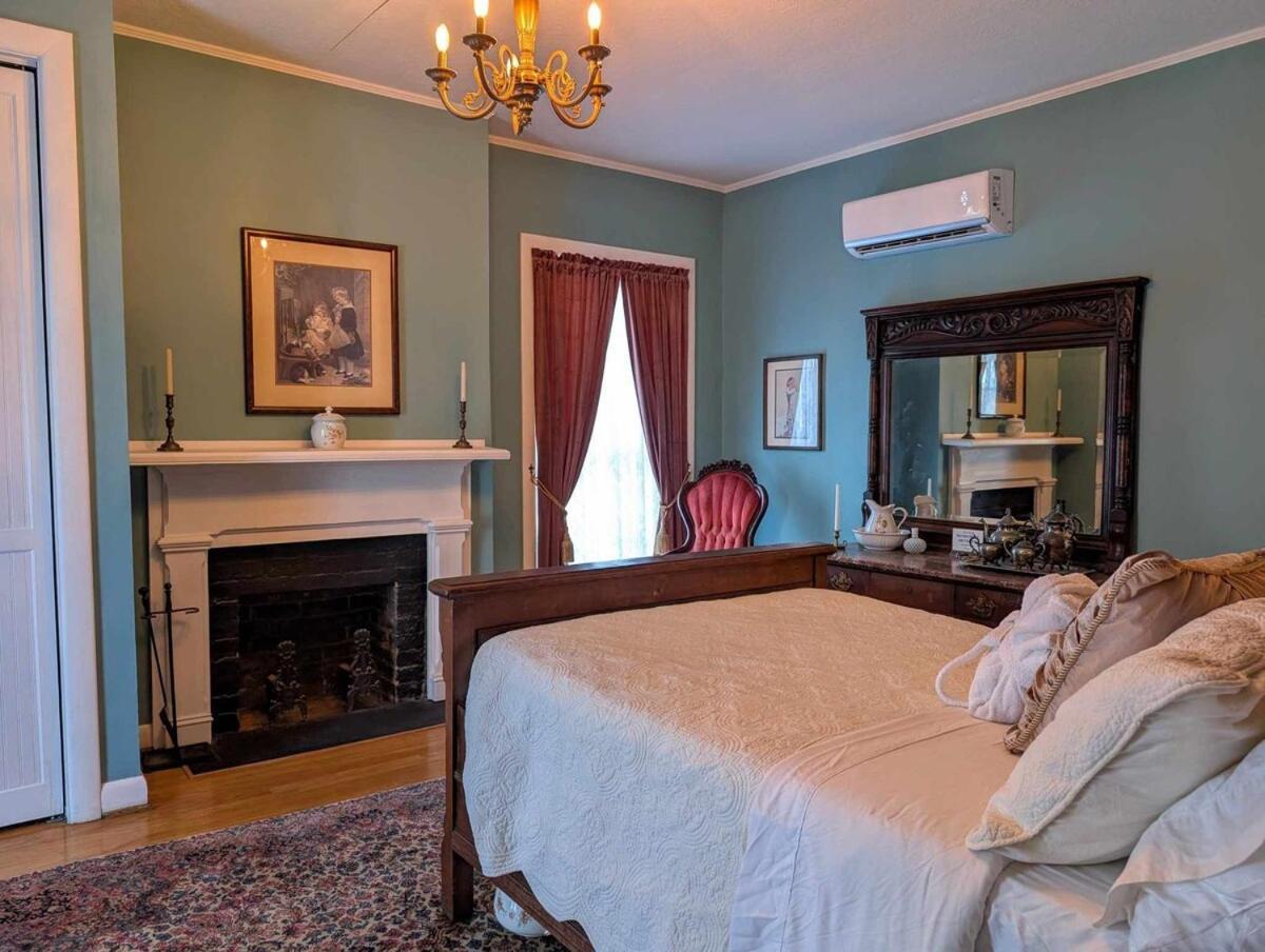 Downtown Historic Home, Easy Walk From State Street 布里斯托尔 外观 照片