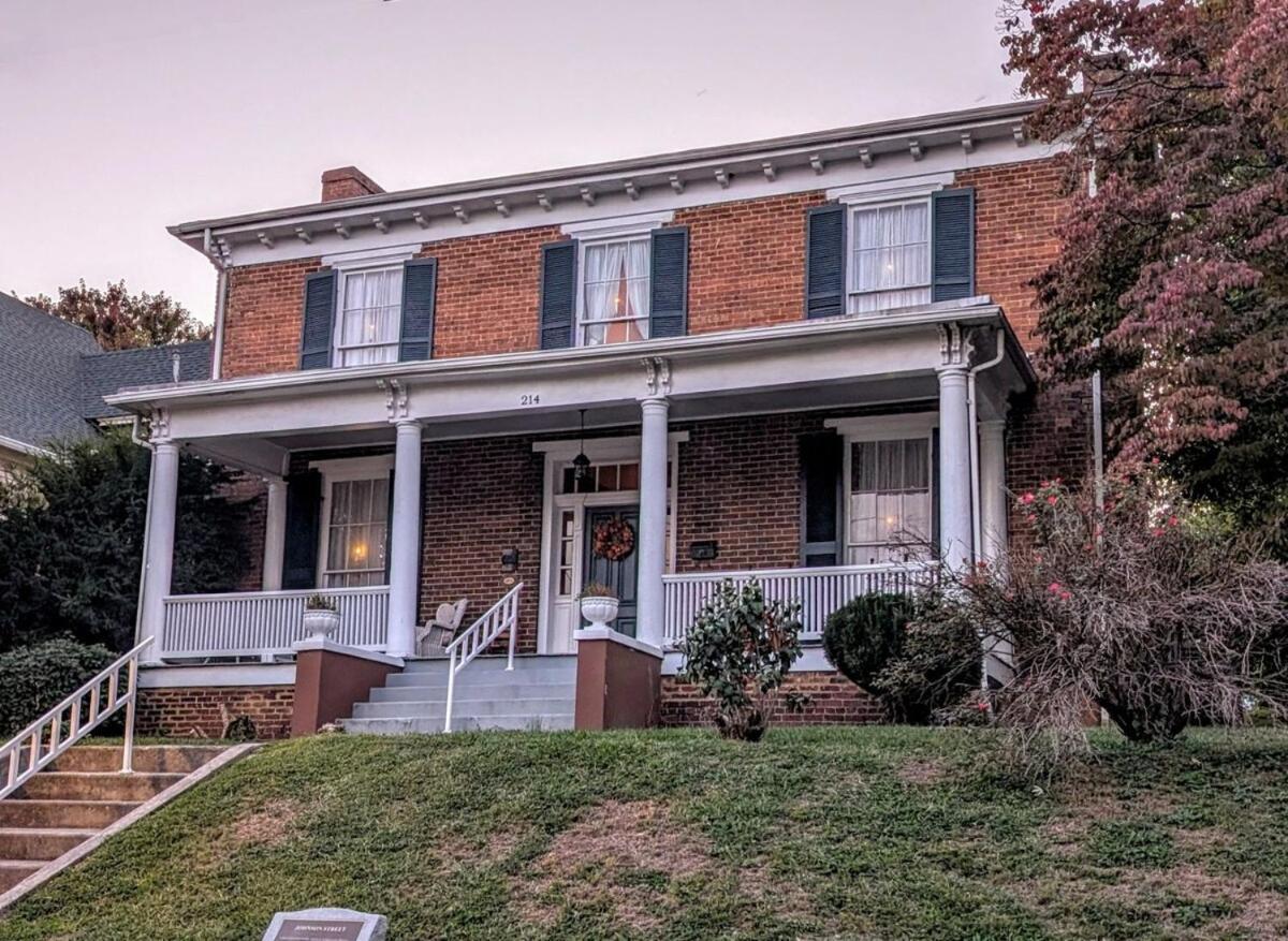 Downtown Historic Home, Easy Walk From State Street 布里斯托尔 外观 照片